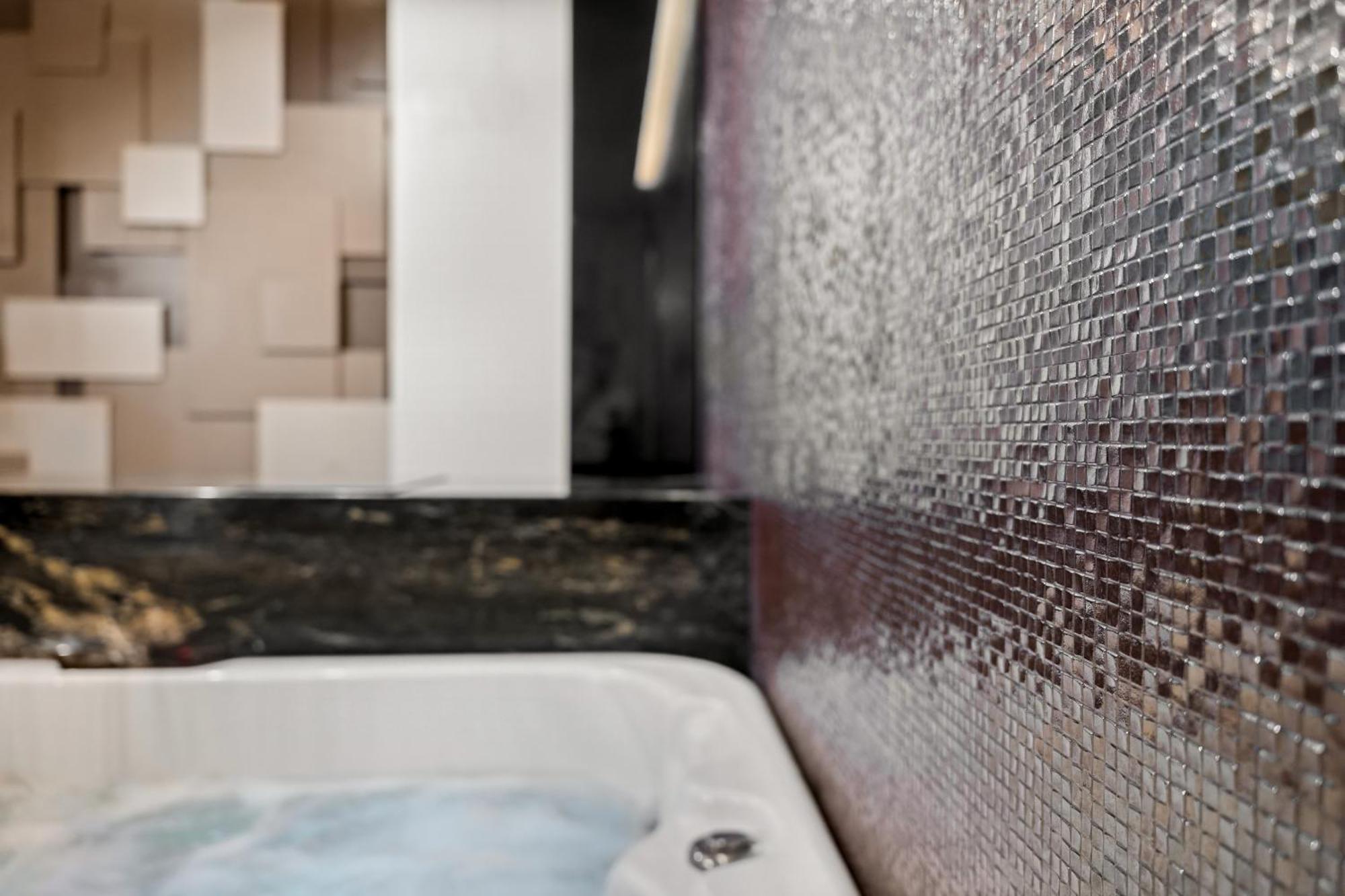 Secret Lounge - Cozy Studio With Sauna And Jacuzzi فيلنيوس المظهر الخارجي الصورة